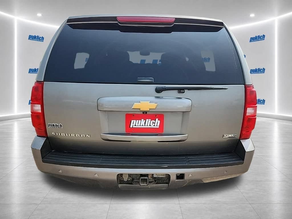 Used 2012 Chevrolet Suburban LS w/ Convenience Package 1 AWD/4WD image 4