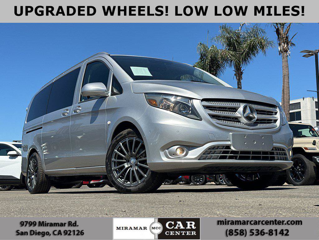 Used 2016 Mercedes-Benz Metris Passenger image 1