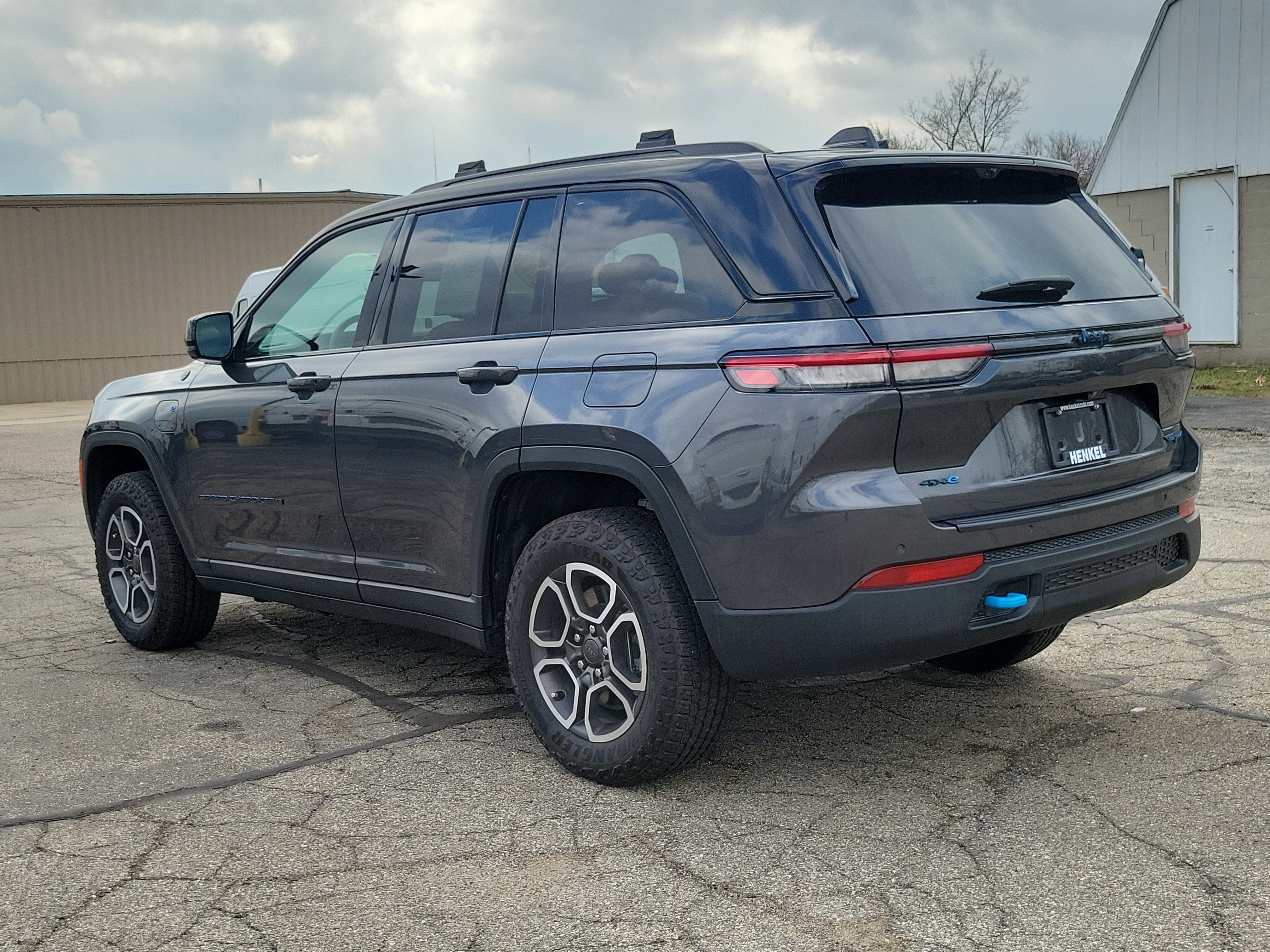 Used 2022 Jeep Grand Cherokee Trailhawk w/ Advanced Protech Group II image 3