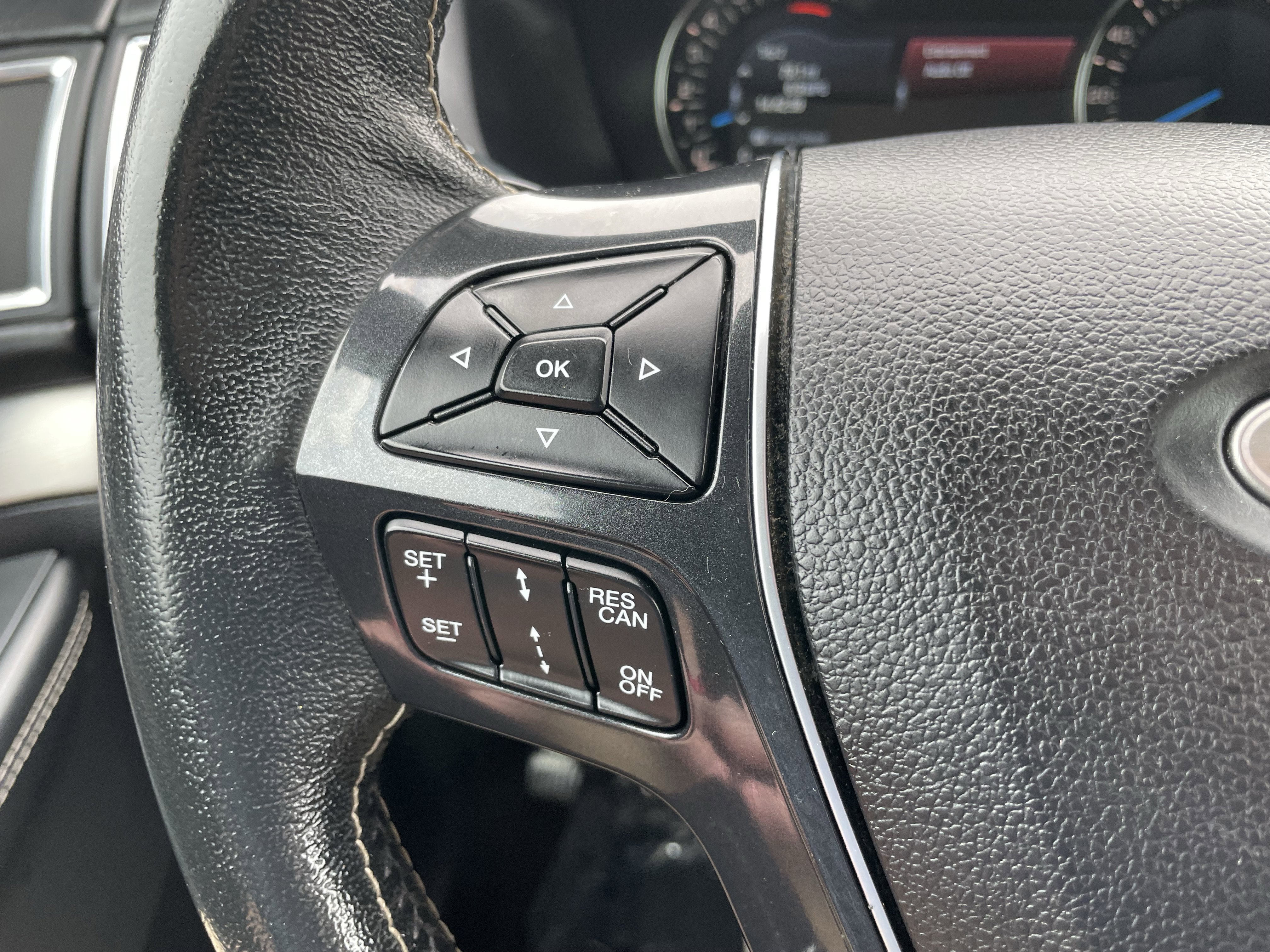 Used 2018 Ford Explorer Platinum AWD/4WD image 15