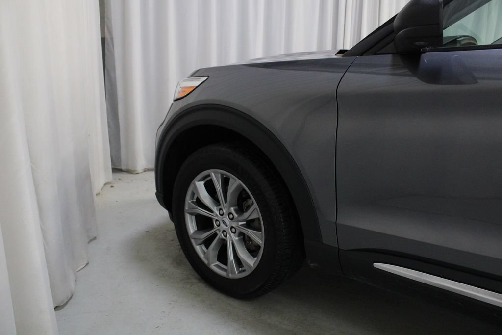 Used 2023 Ford Explorer XLT w/ Equipment Group 202A AWD/4WD image 31