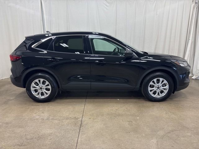 Used 2024 Ford Escape Active AWD/4WD image 2