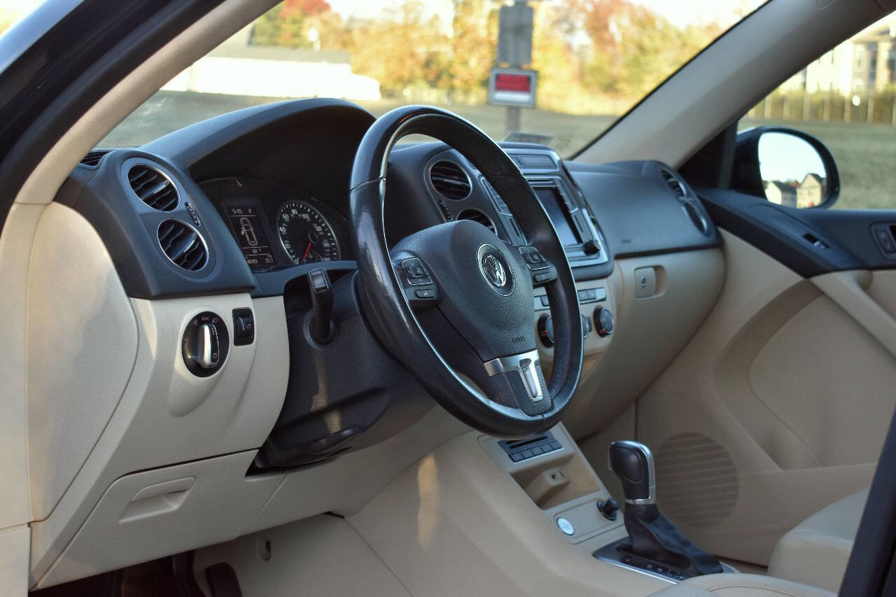Used 2016 Volkswagen Tiguan SE image 17