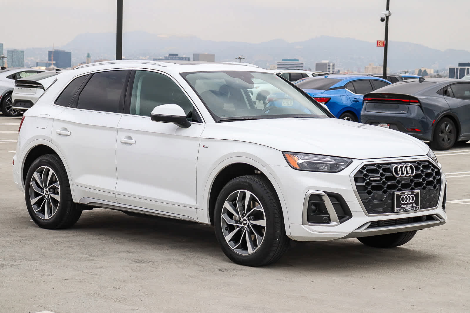 Used 2024 Audi Q5 2.0T Premium Plus w/ Premium Plus Package image 3