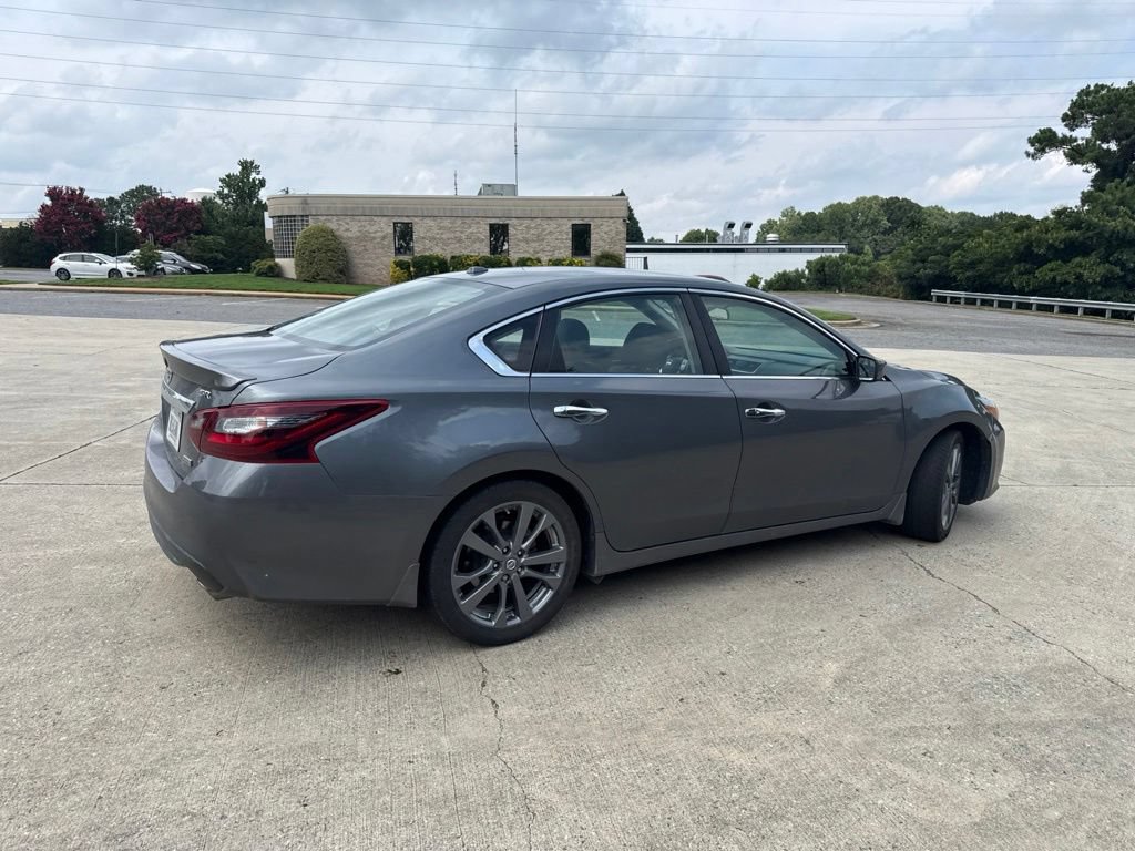 Used 2018 Nissan Altima 2.5 SR w/ SR Special Edition FWD image 12
