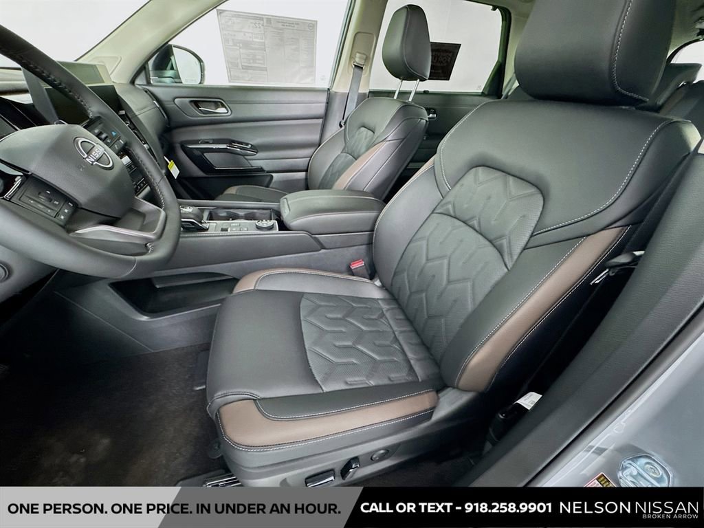 New 2026 Nissan Pathfinder Platinum image 21