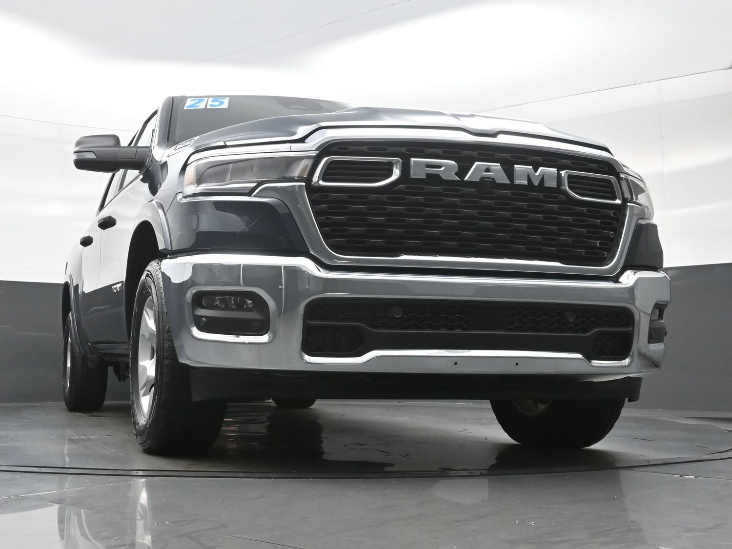 Used 2025 RAM 1500 Big Horn AWD/4WD image 35