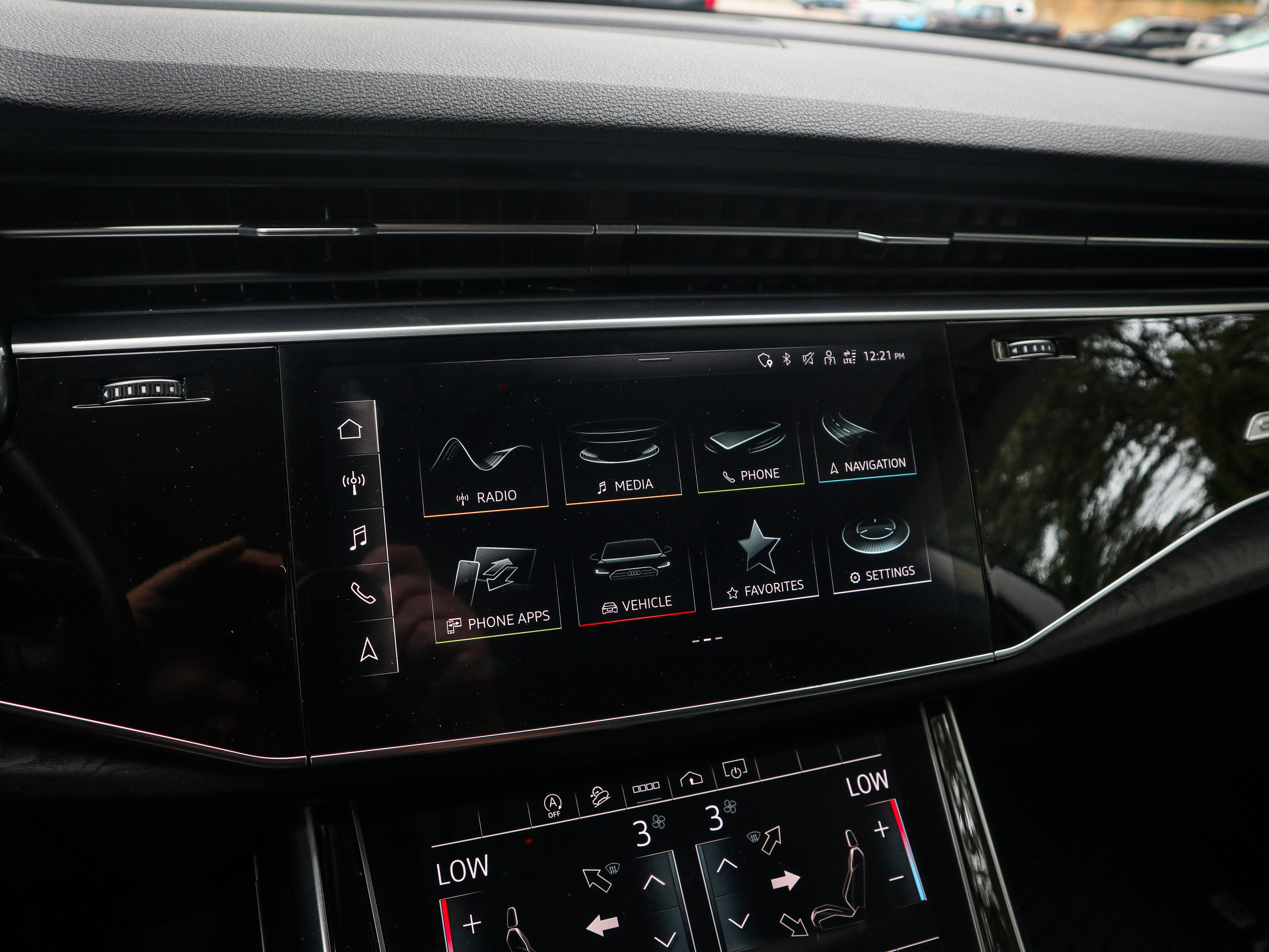 Used 2022 Audi Q8 Premium Plus image 22