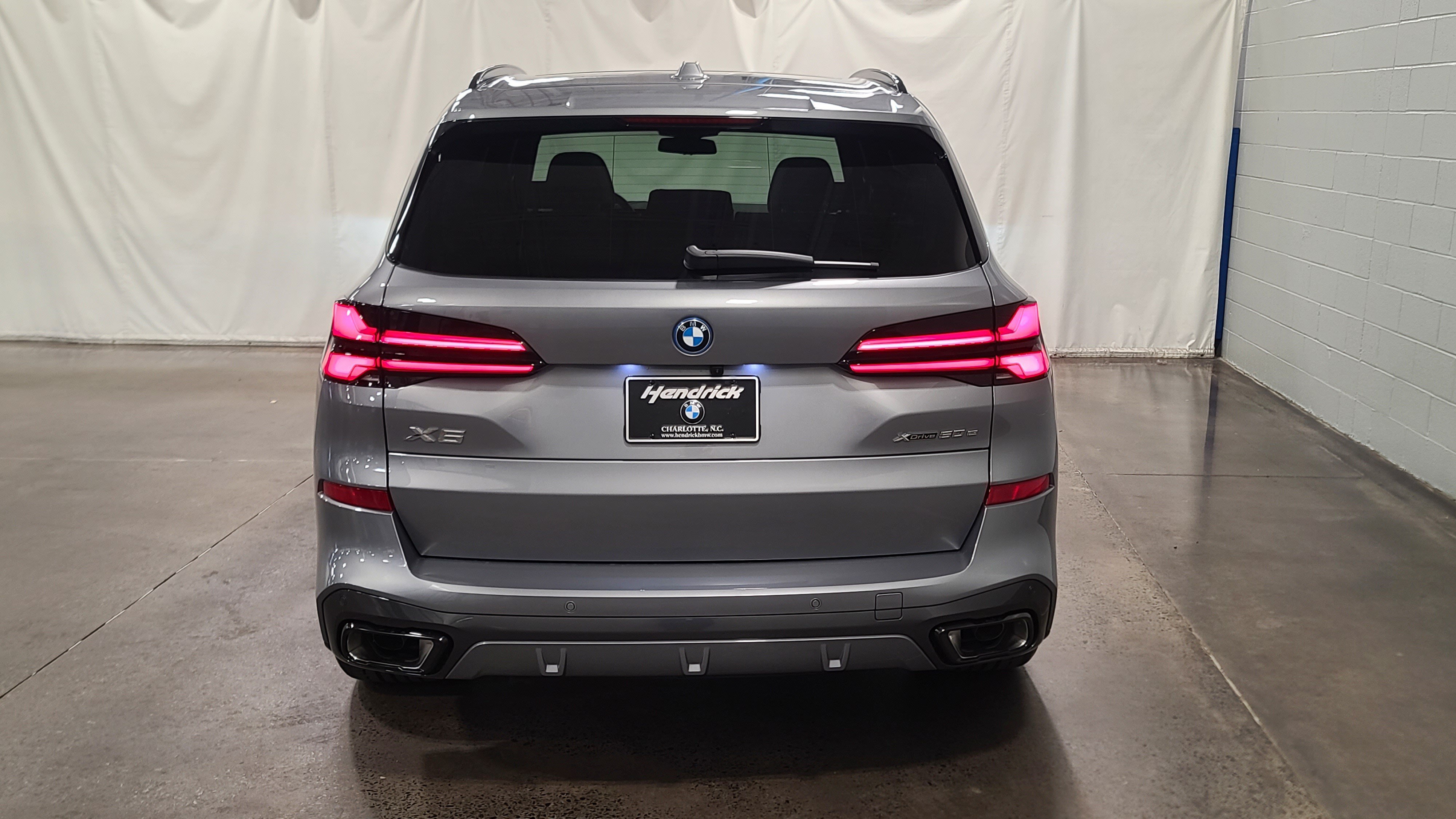 Used 2026 BMW X5 xDrive50e w/ M Sport Package AWD/4WD image 7