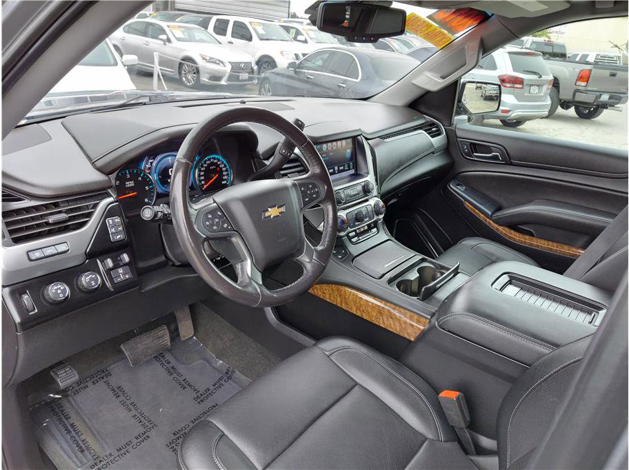 Used 2018 Chevrolet Suburban Premier image 4