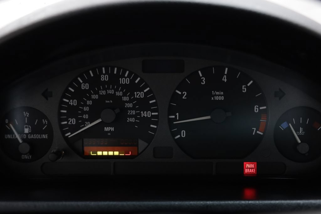 Used 1997 BMW Z3 1.9 RWD image 8