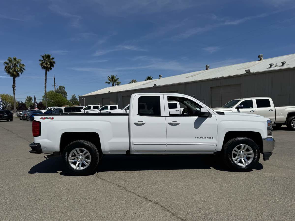 Used 2017 Chevrolet Silverado 1500 LT w/ All Star Edition AWD/4WD image 12