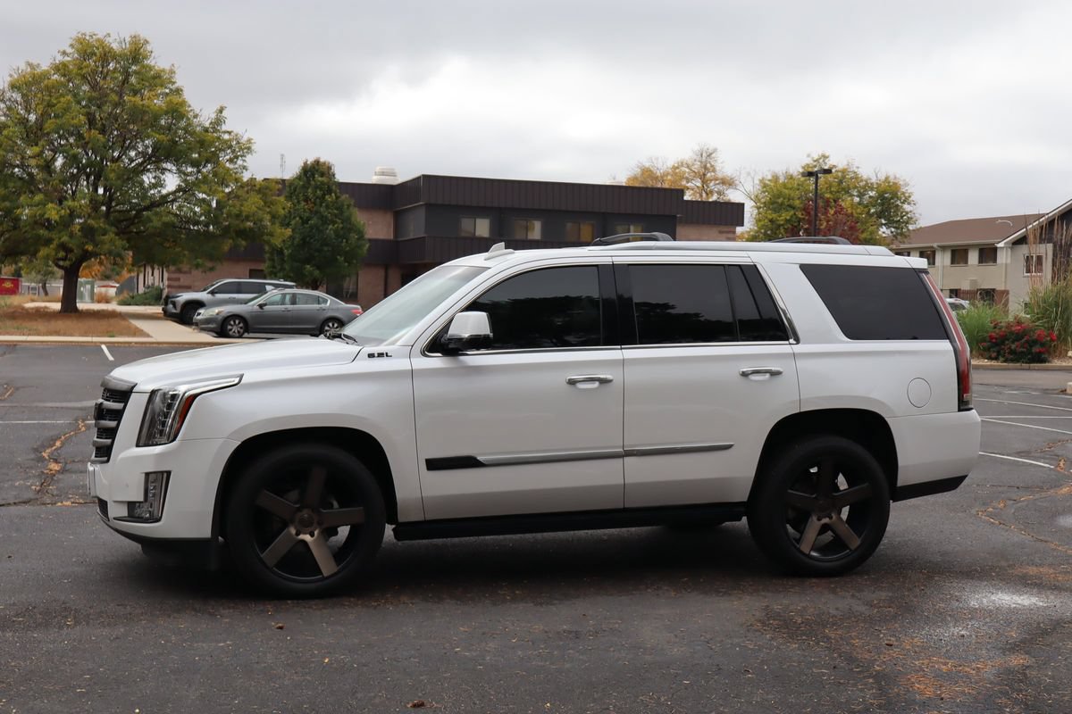 Used 2016 Cadillac Escalade Premium AWD/4WD image 10