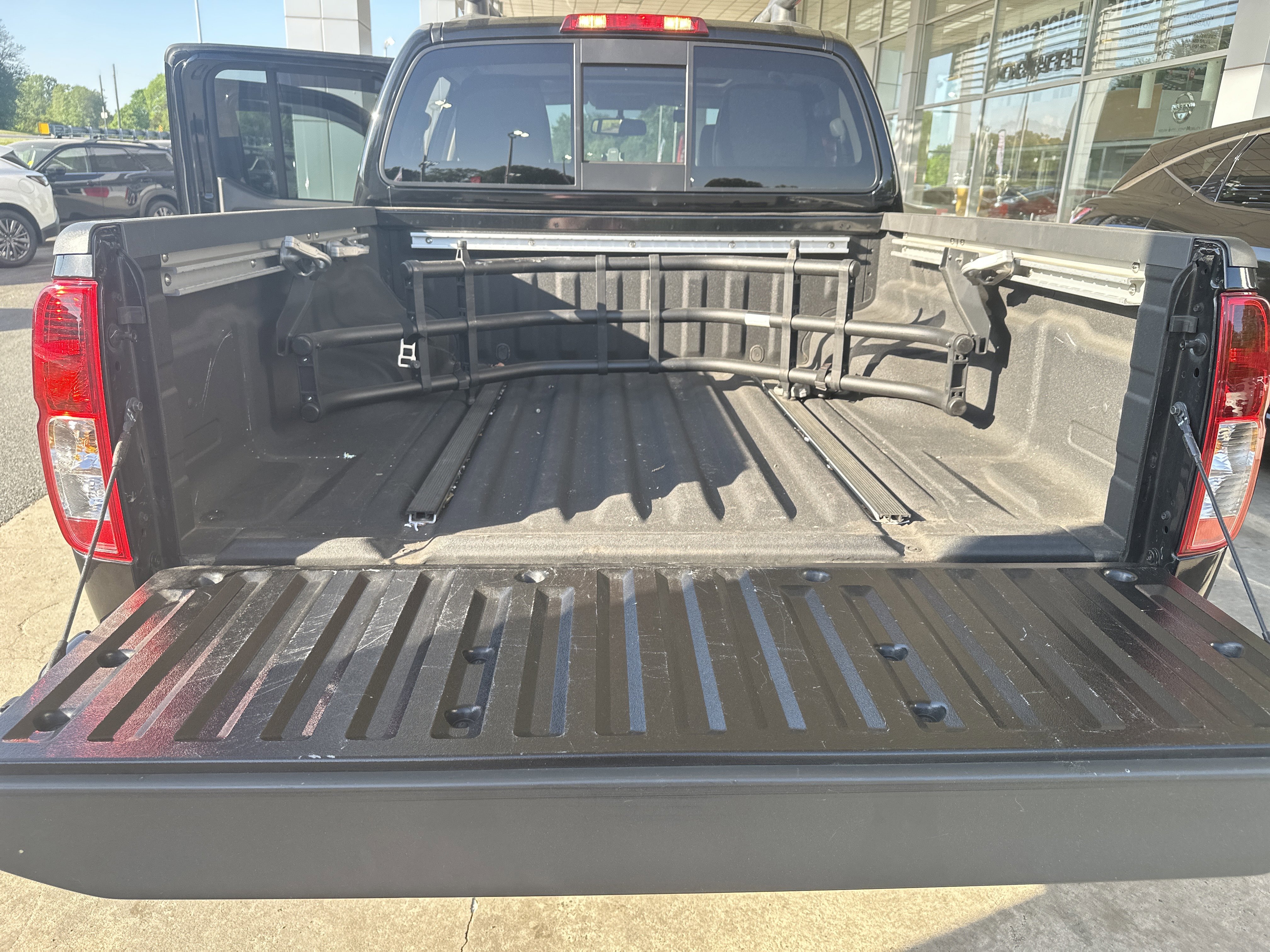 Used 2021 Nissan Frontier PRO-4X w/ Pro-4x Utility Package image 24