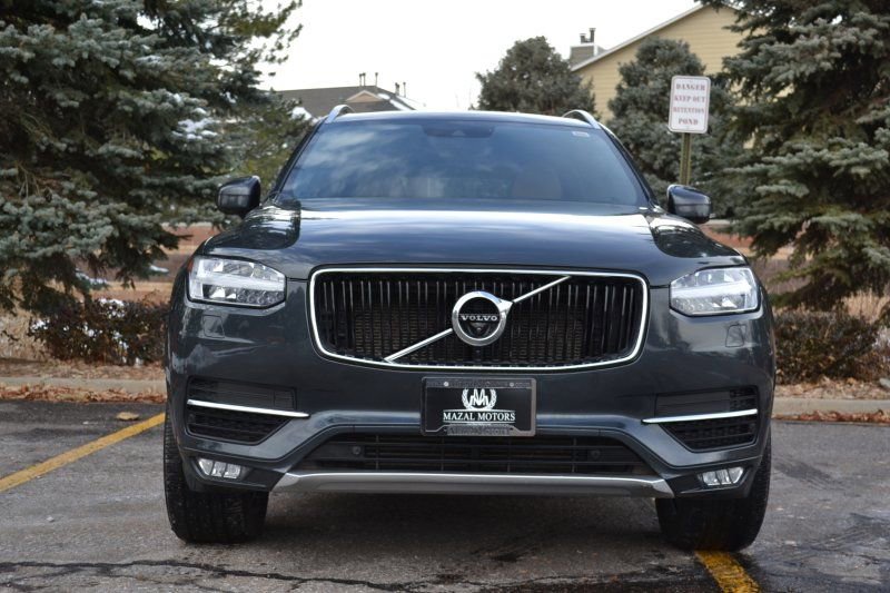 Used 2017 Volvo XC90 T6 Momentum w/ Vision Package AWD/4WD image 4