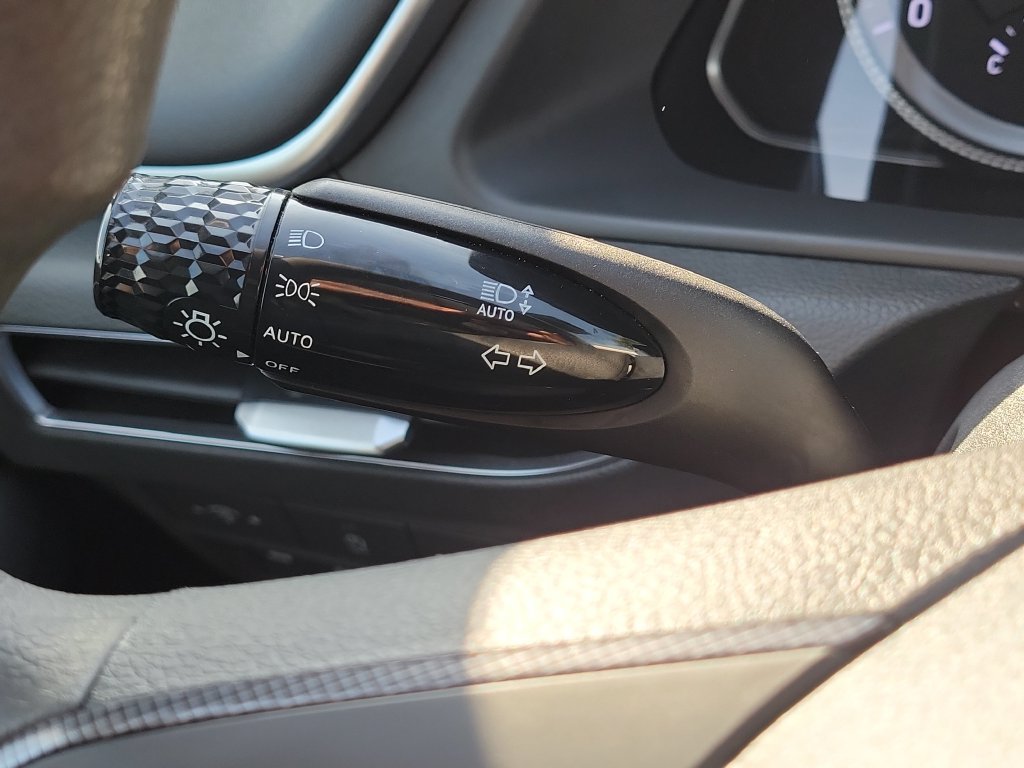Used 2021 Hyundai Sonata SE w/ Preferred Accessory Package FWD image 11