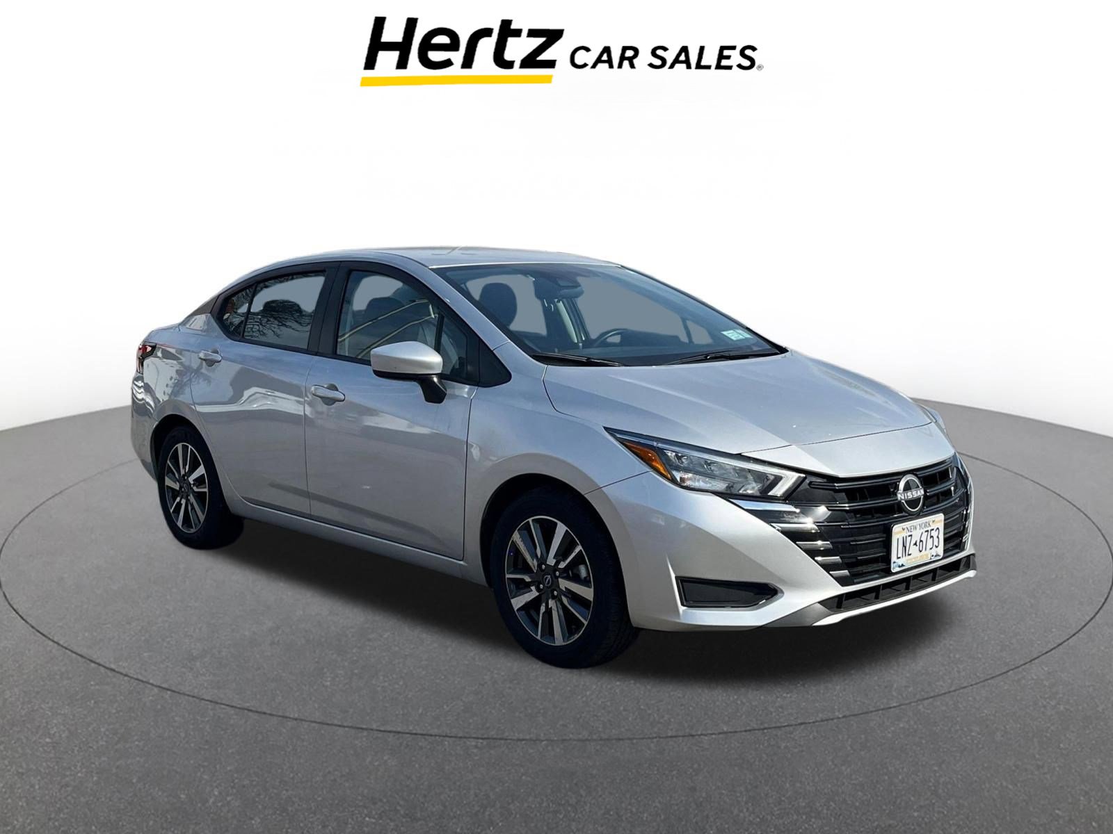 Used 2025 Nissan Versa SV image 1