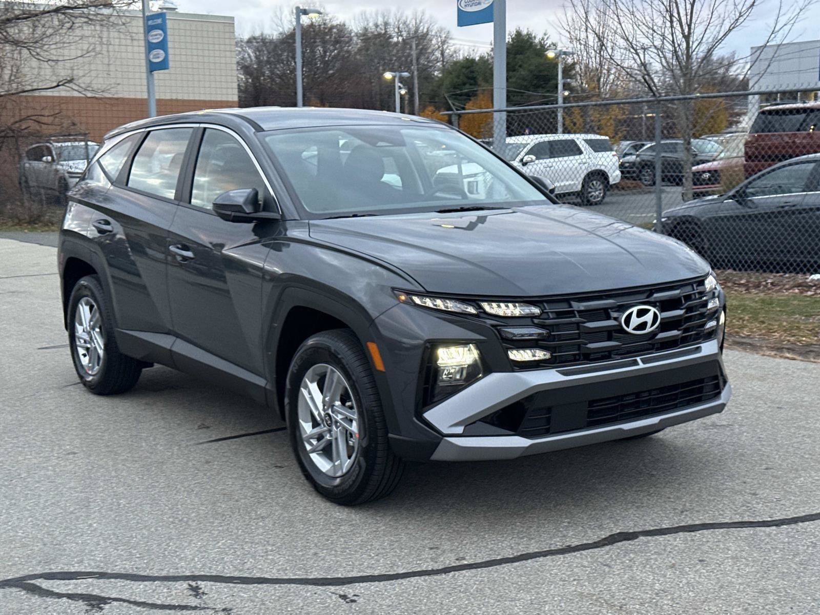 Used 2026 Hyundai Tucson SE AWD/4WD image 3