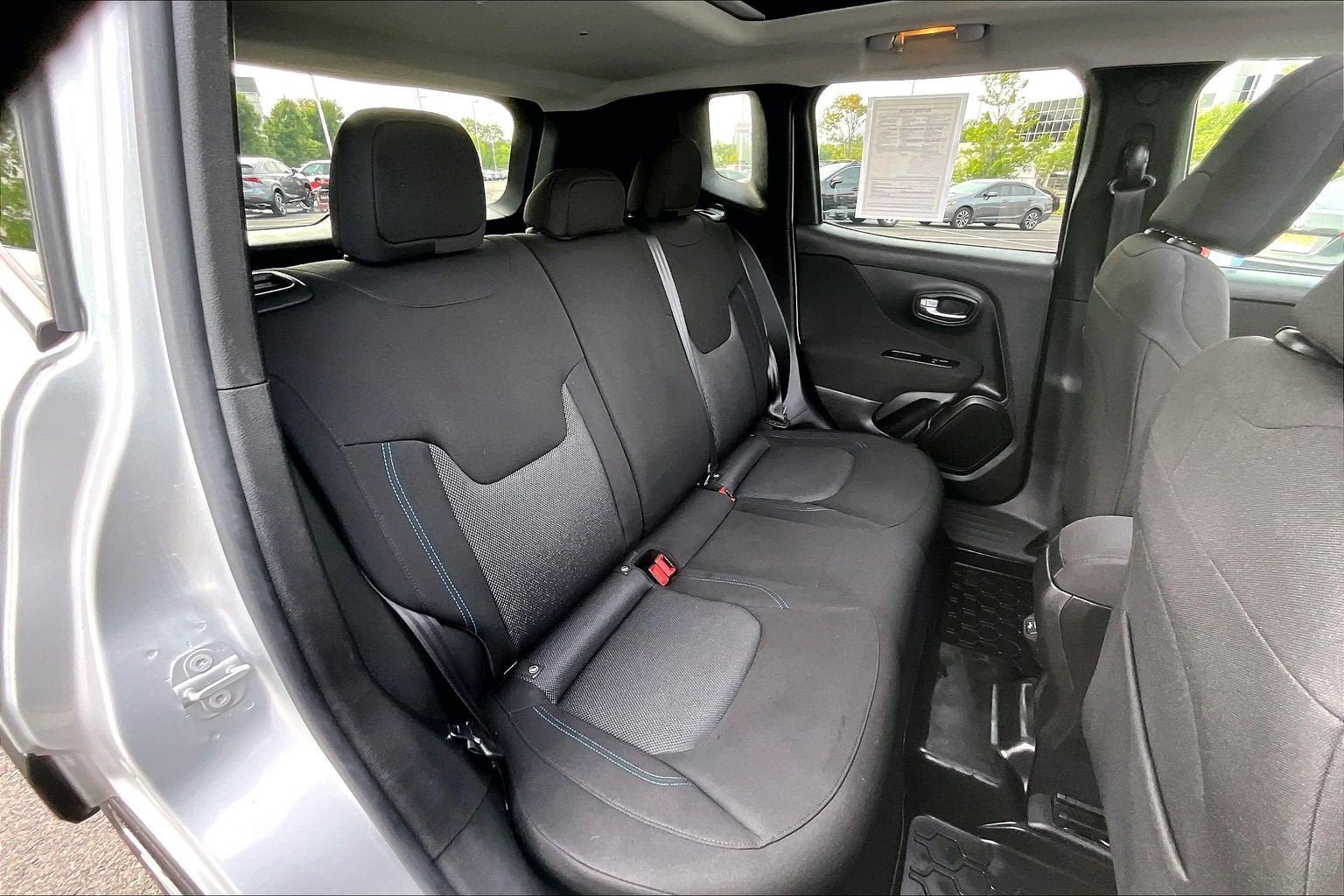 Used 2021 Jeep Renegade Latitude AWD/4WD image 25