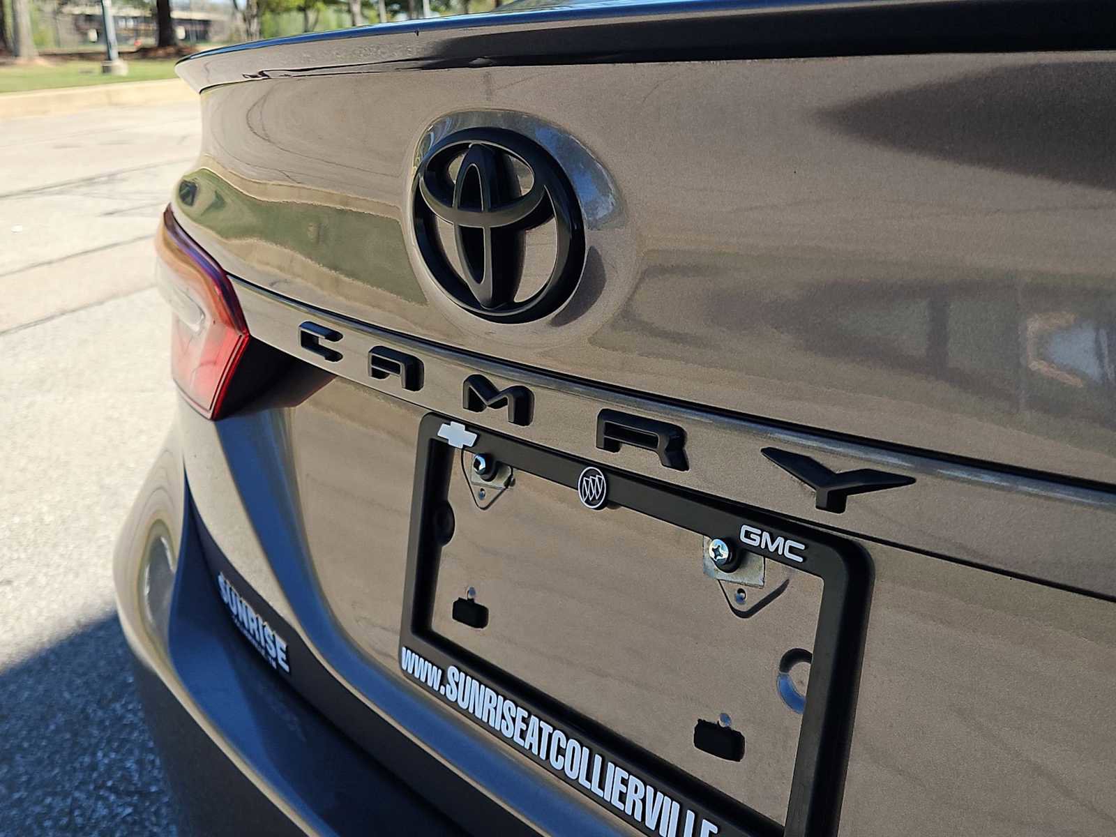 Used 2022 Toyota Camry SE w/ Cold Weather Package image 12