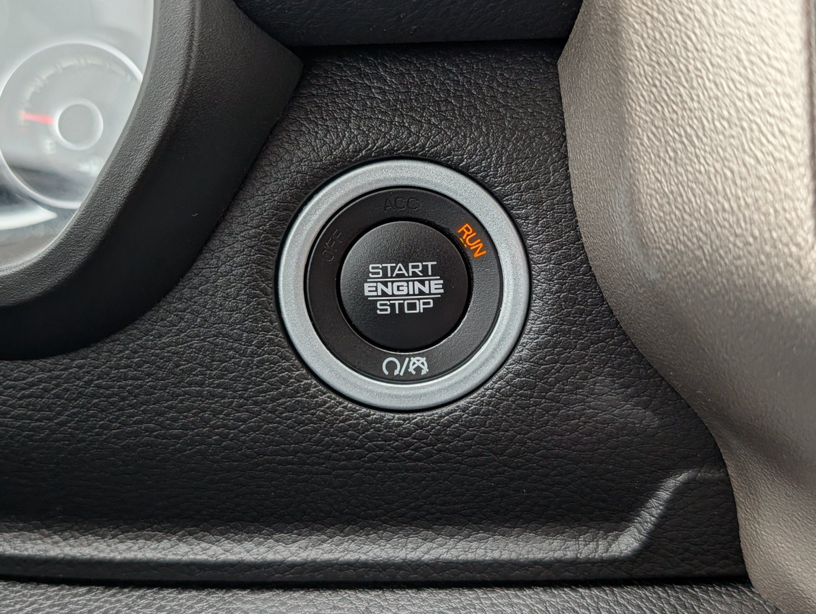 Used 2019 RAM 1500 Laramie AWD/4WD image 27