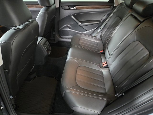 Used 2020 Volkswagen Passat 2.0T SEL image 15