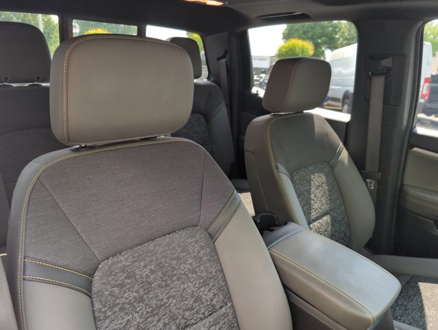 Used 2024 Chevrolet Colorado ZR2 w/ Technology Package AWD/4WD image 24