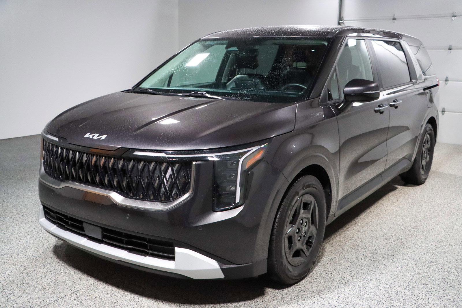 Used 2025 Kia Carnival image 32