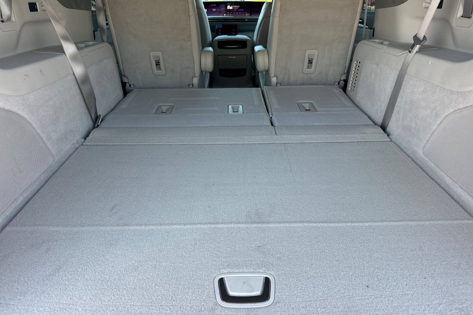 Certified 2025 Cadillac Escalade ESV Premium Luxury Platinum AWD/4WD image 17