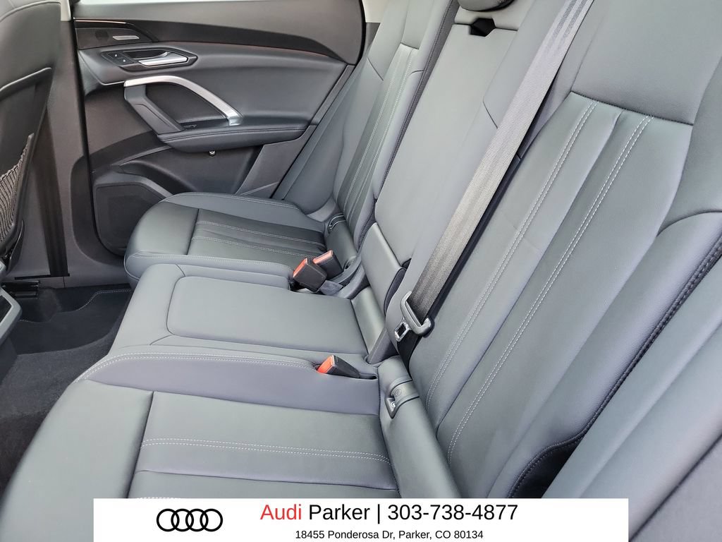 Used 2025 Audi Q5 Premium Plus w/ Premium Plus AWD/4WD image 8