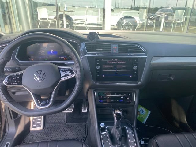 Used 2024 Volkswagen Tiguan SE R-Line FWD image 12