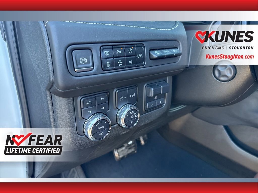Used 2023 GMC Yukon XL Denali Ultimate image 21