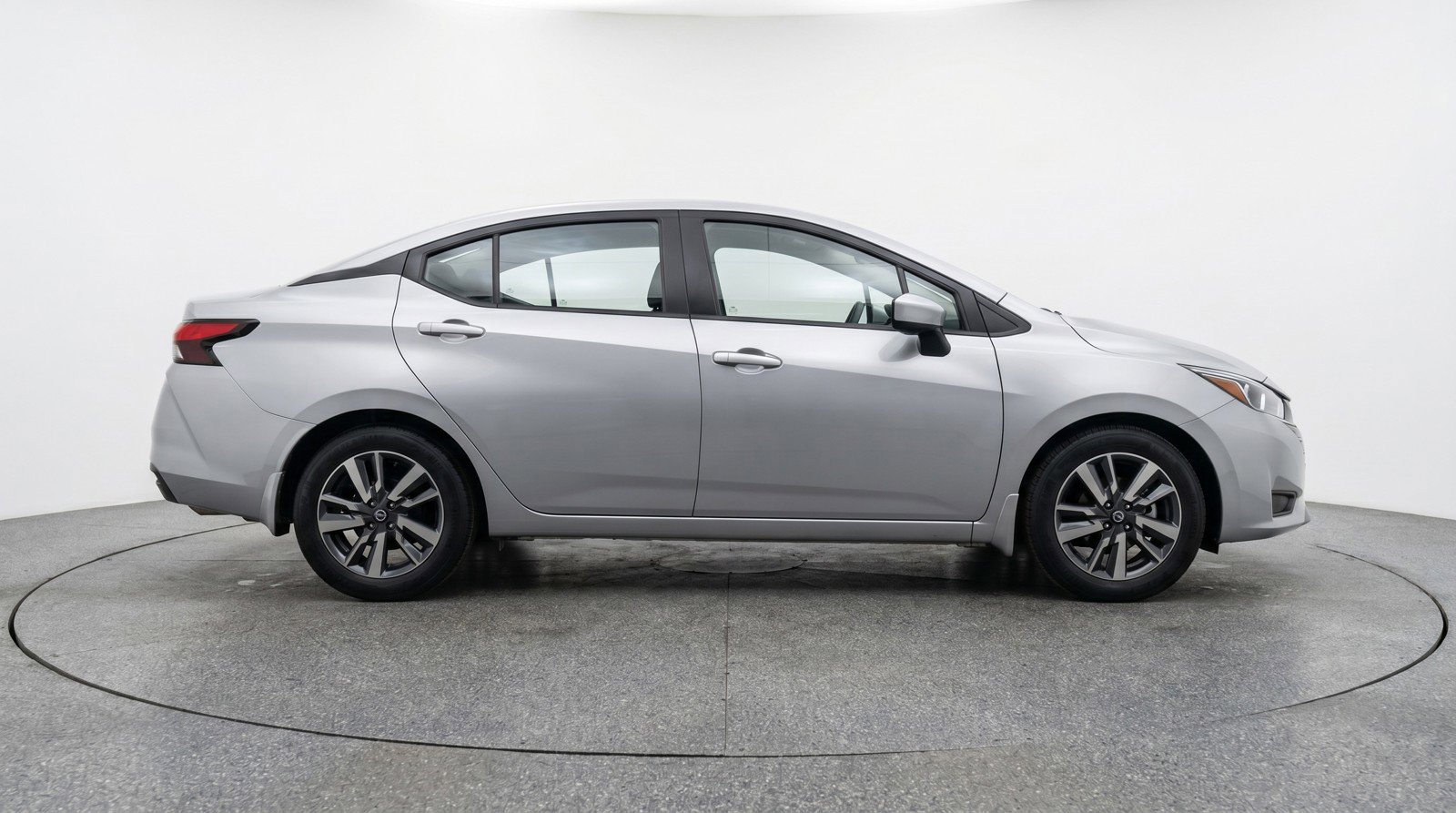 Used 2025 Nissan Versa SV FWD image 11