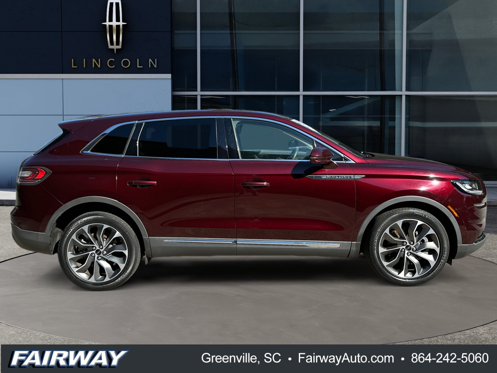Used 2023 Lincoln Nautilus Reserve AWD/4WD image 9