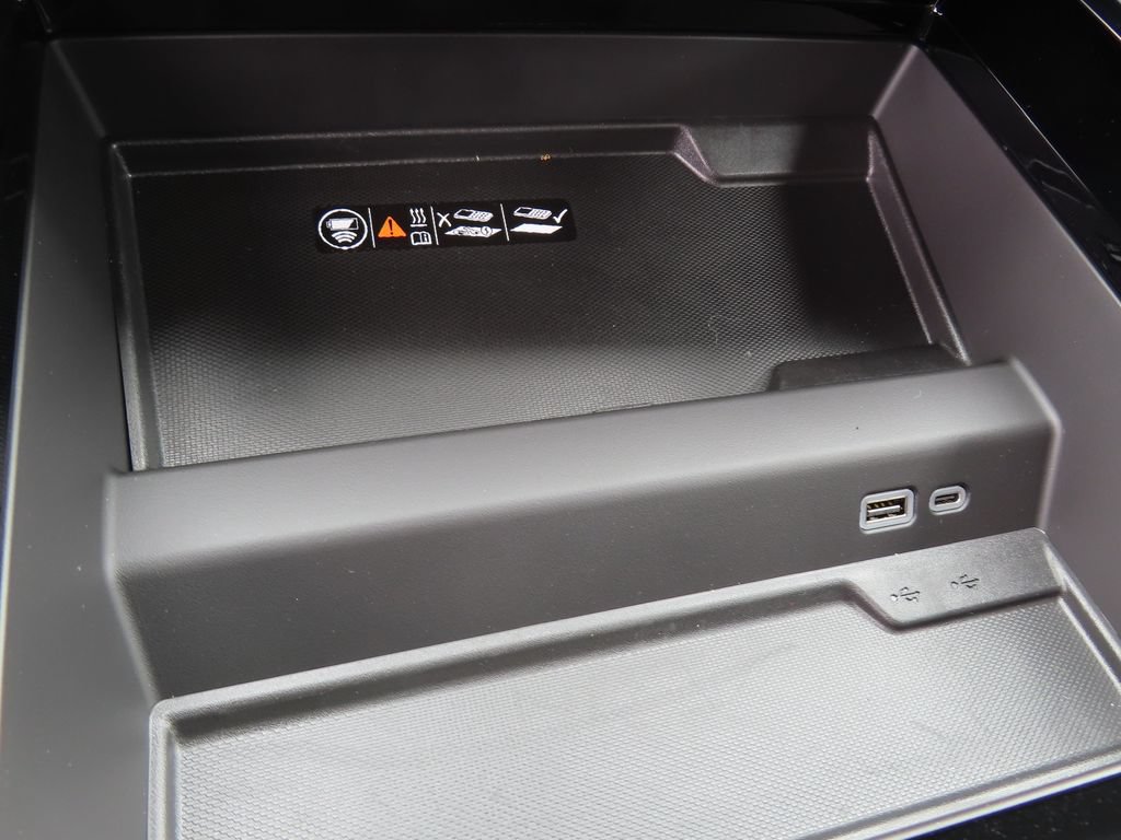 New 2026 Chevrolet Suburban Premier w/ Sun And Tow Package AWD/4WD image 12