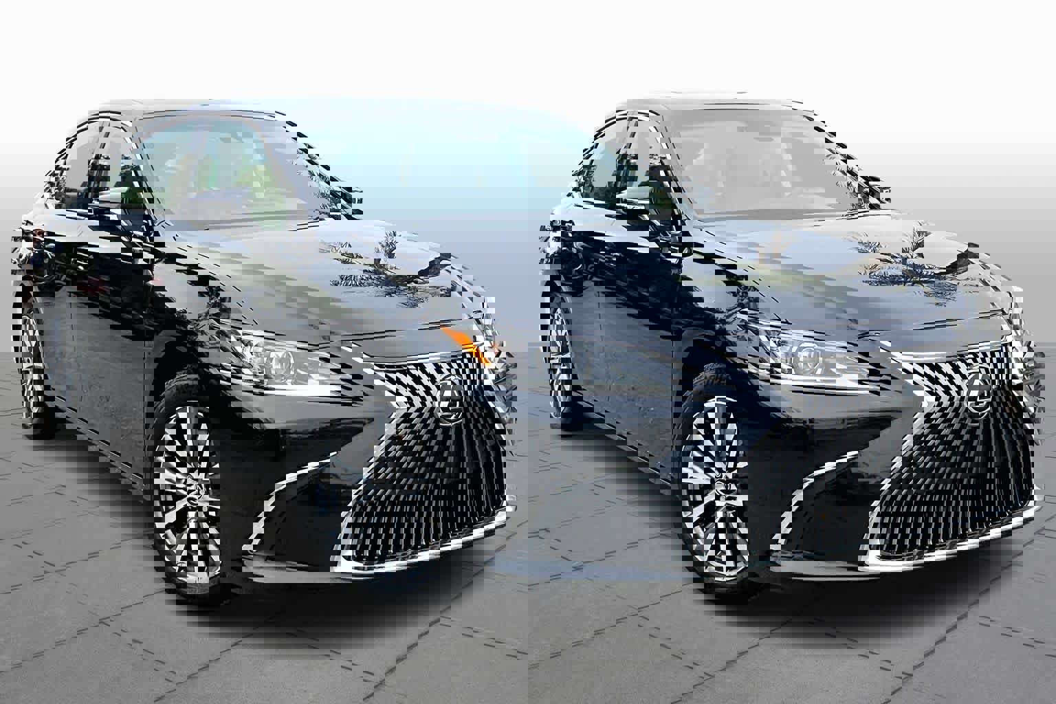 Used 2019 Lexus ES 350 w/ Premium Package image 3