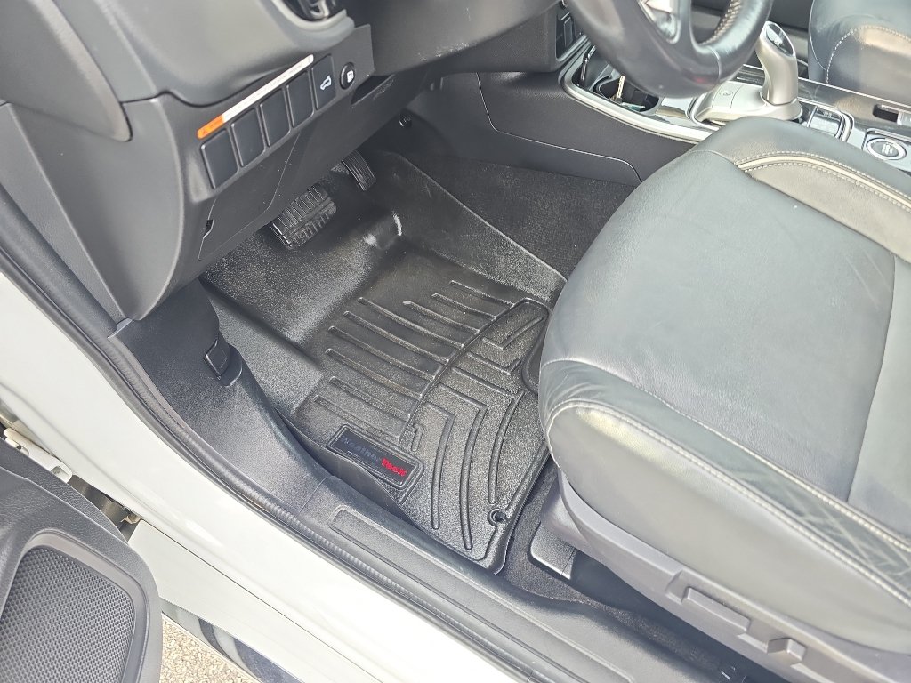 Used 2018 Mitsubishi Outlander SEL AWD/4WD image 16
