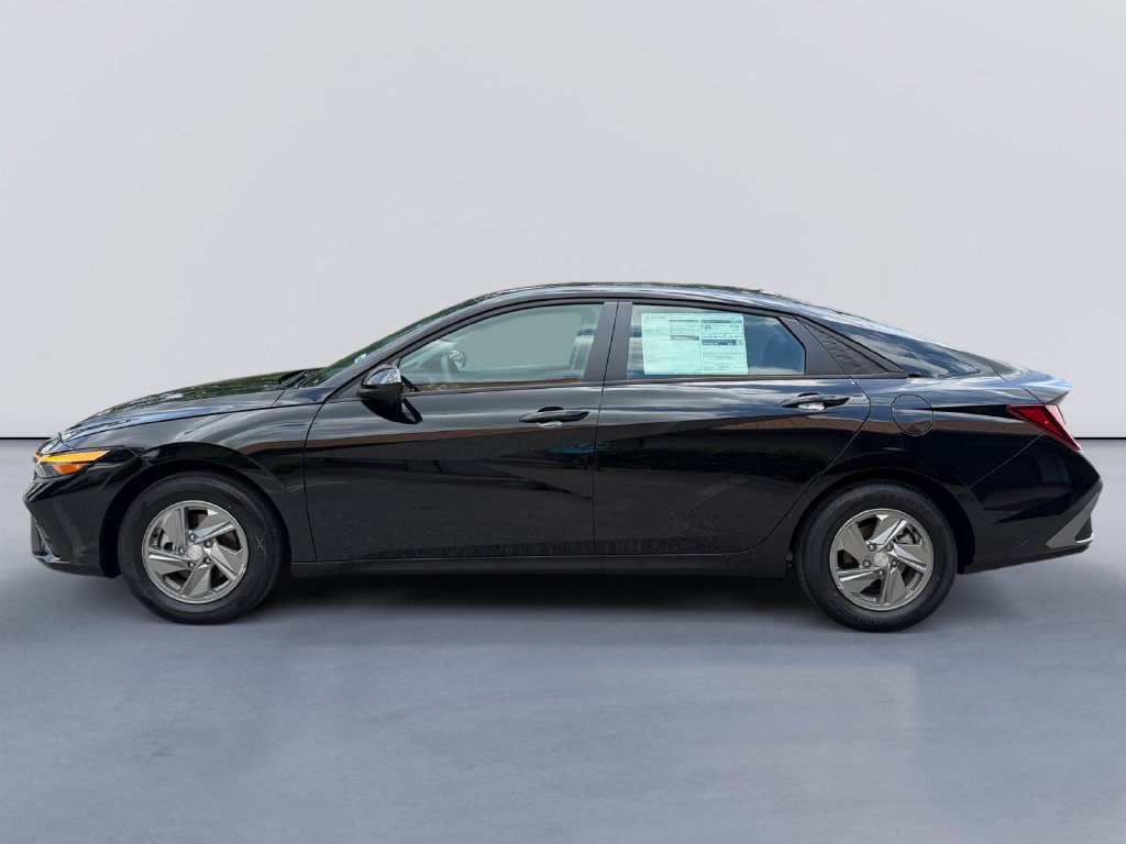 New 2026 Hyundai Elantra SE FWD image 6