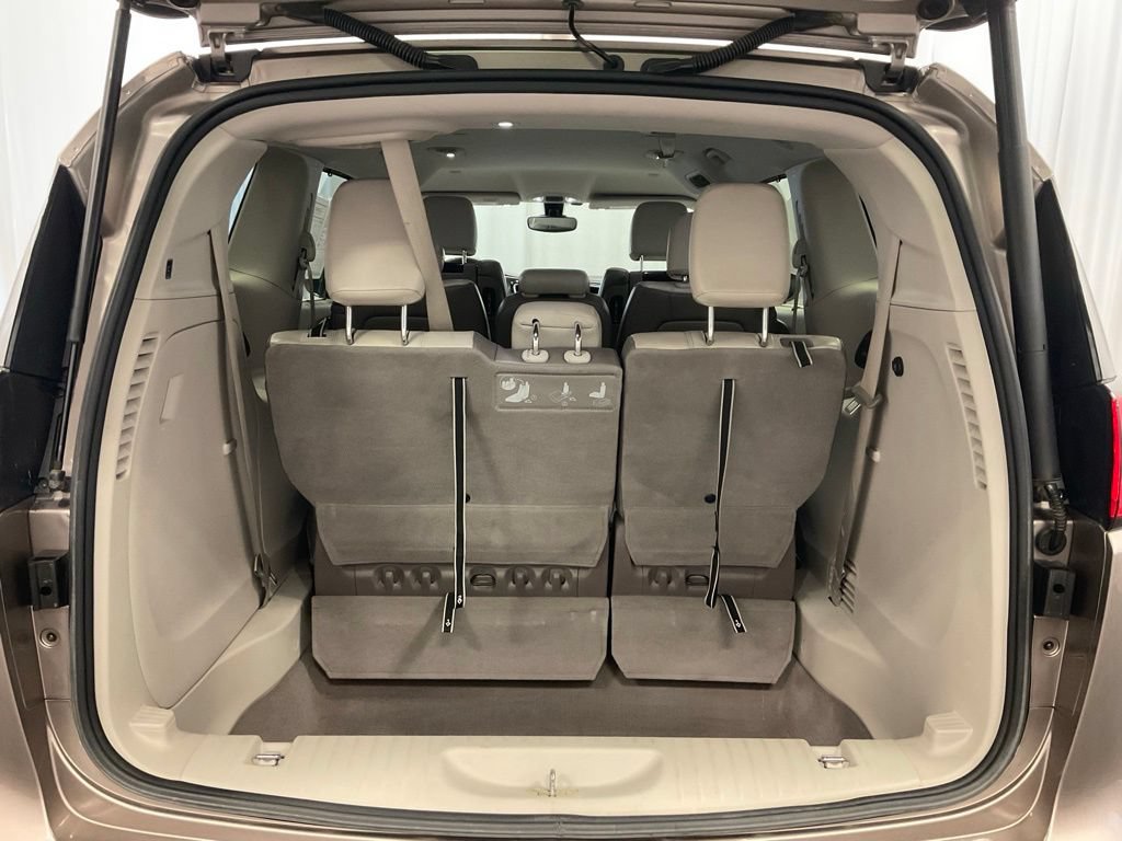 Used 2017 Chrysler Pacifica Touring-L Plus FWD image 9