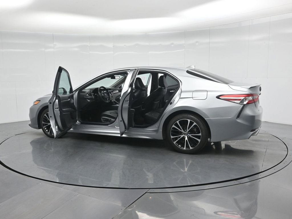 Used 2020 Toyota Camry SE image 32