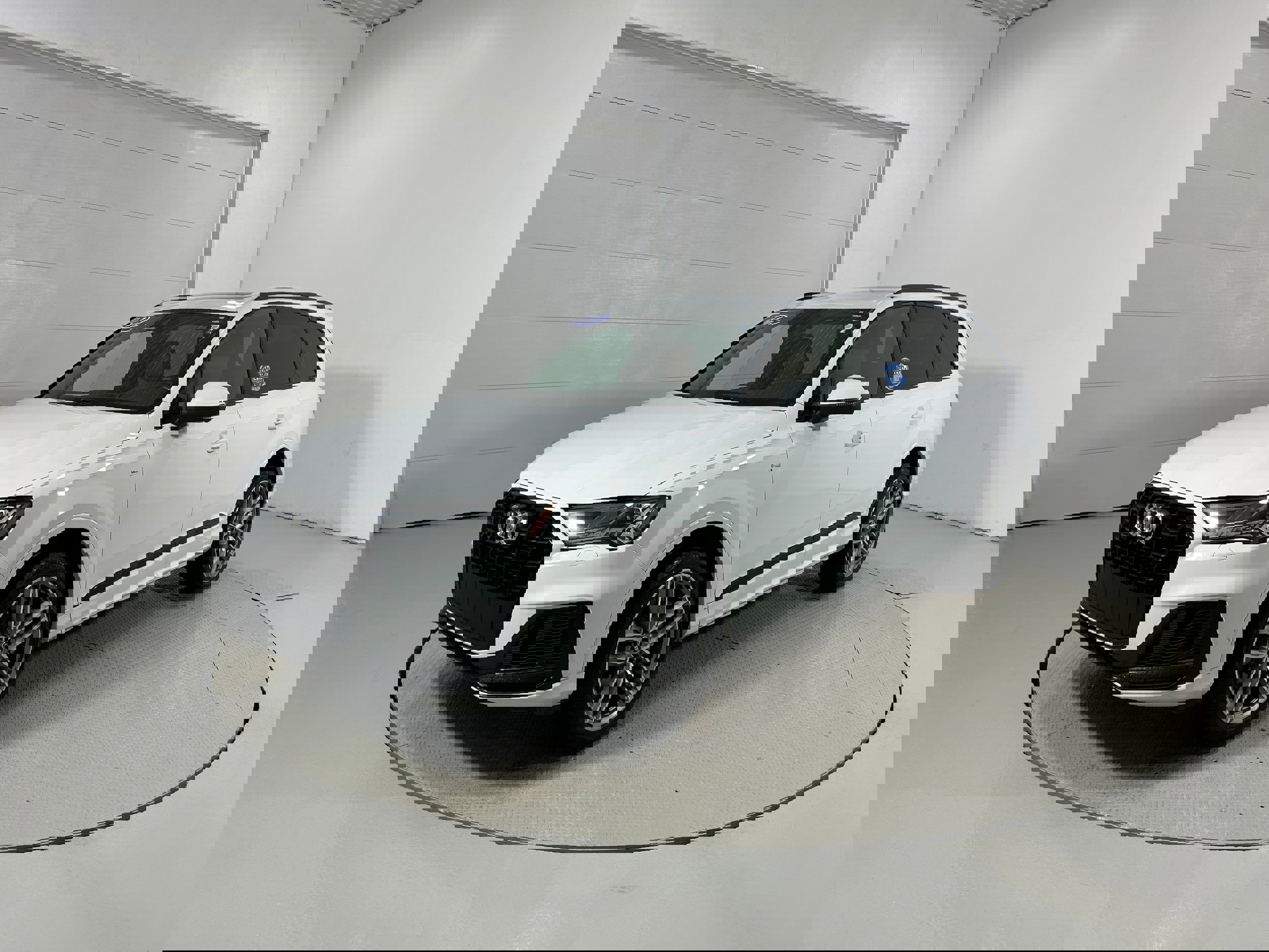 Used 2021 Audi Q7 image 20