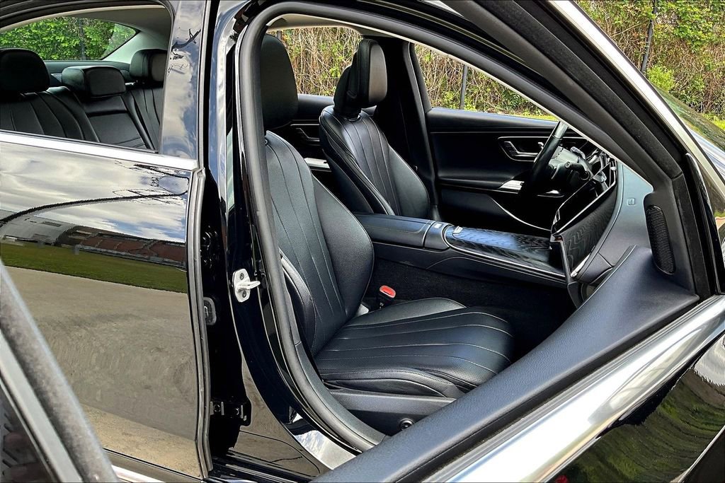 Used 2025 Mercedes-Benz E 350 Sedan image 10
