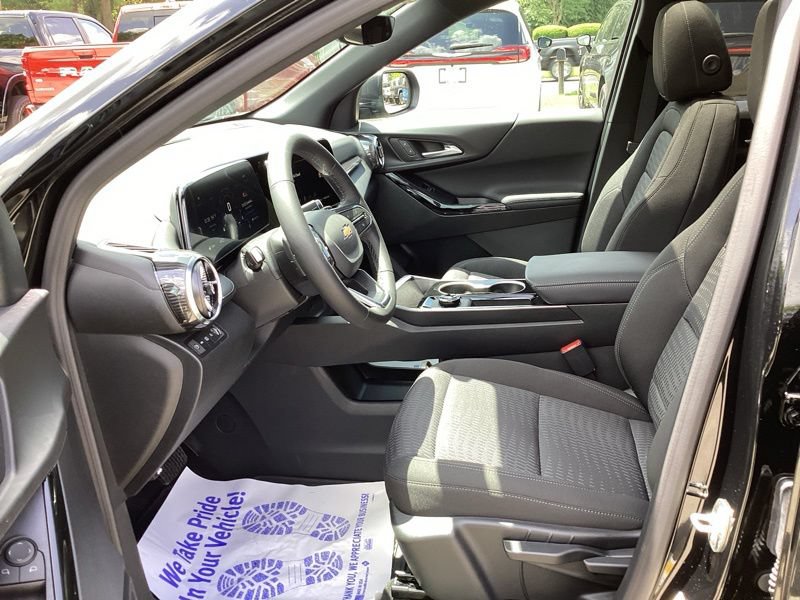 New 2027 Chevrolet Equinox LT w/ Safety and Technology Package AWD/4WD image 24