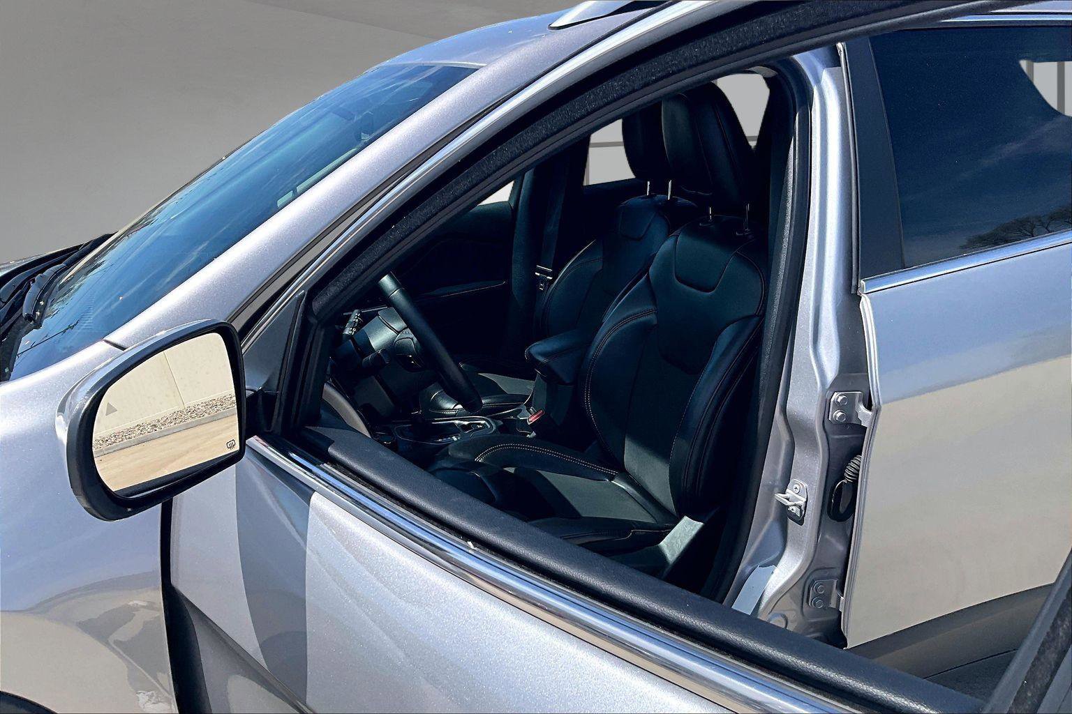 Used 2019 Jeep Cherokee Latitude Plus image 25