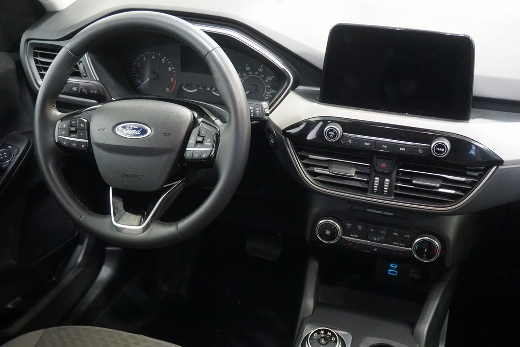 Used 2022 Ford Escape SE w/ Cold Weather Package image 28