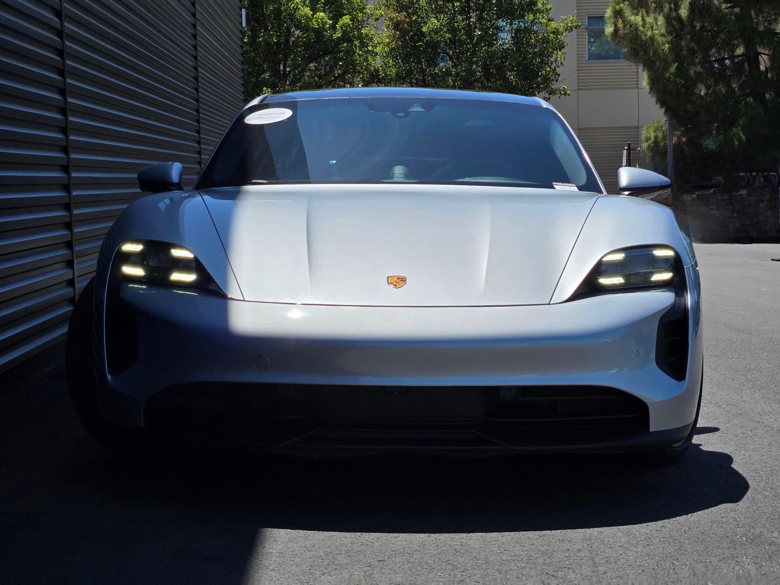 Certified 2022 Porsche Taycan GTS w/ Premium Package (P6U) AWD/4WD image 10