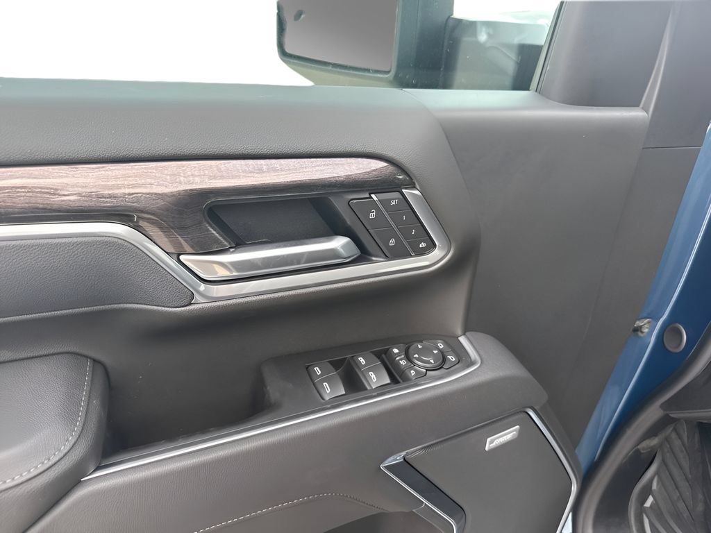 New 2026 Chevrolet Silverado 2500 LTZ w/ LTZ Premium Package AWD/4WD image 11
