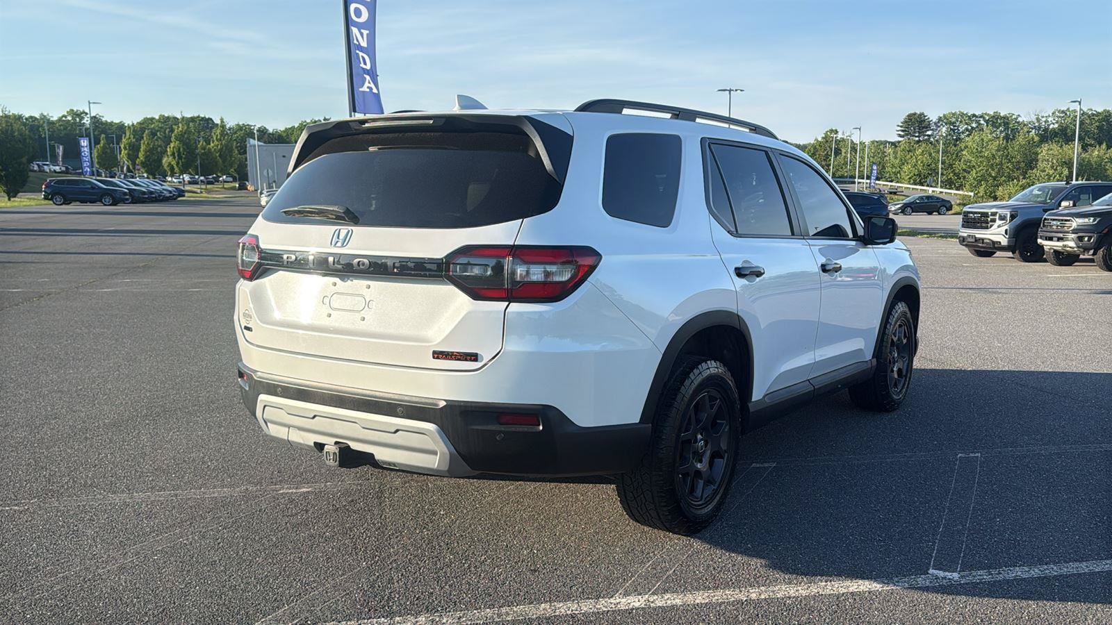 Used 2023 Honda Pilot TrailSport image 7