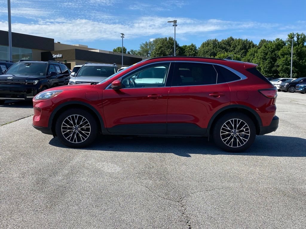 Used 2021 Ford Escape Titanium w/ Titanium Premium Package FWD image 4
