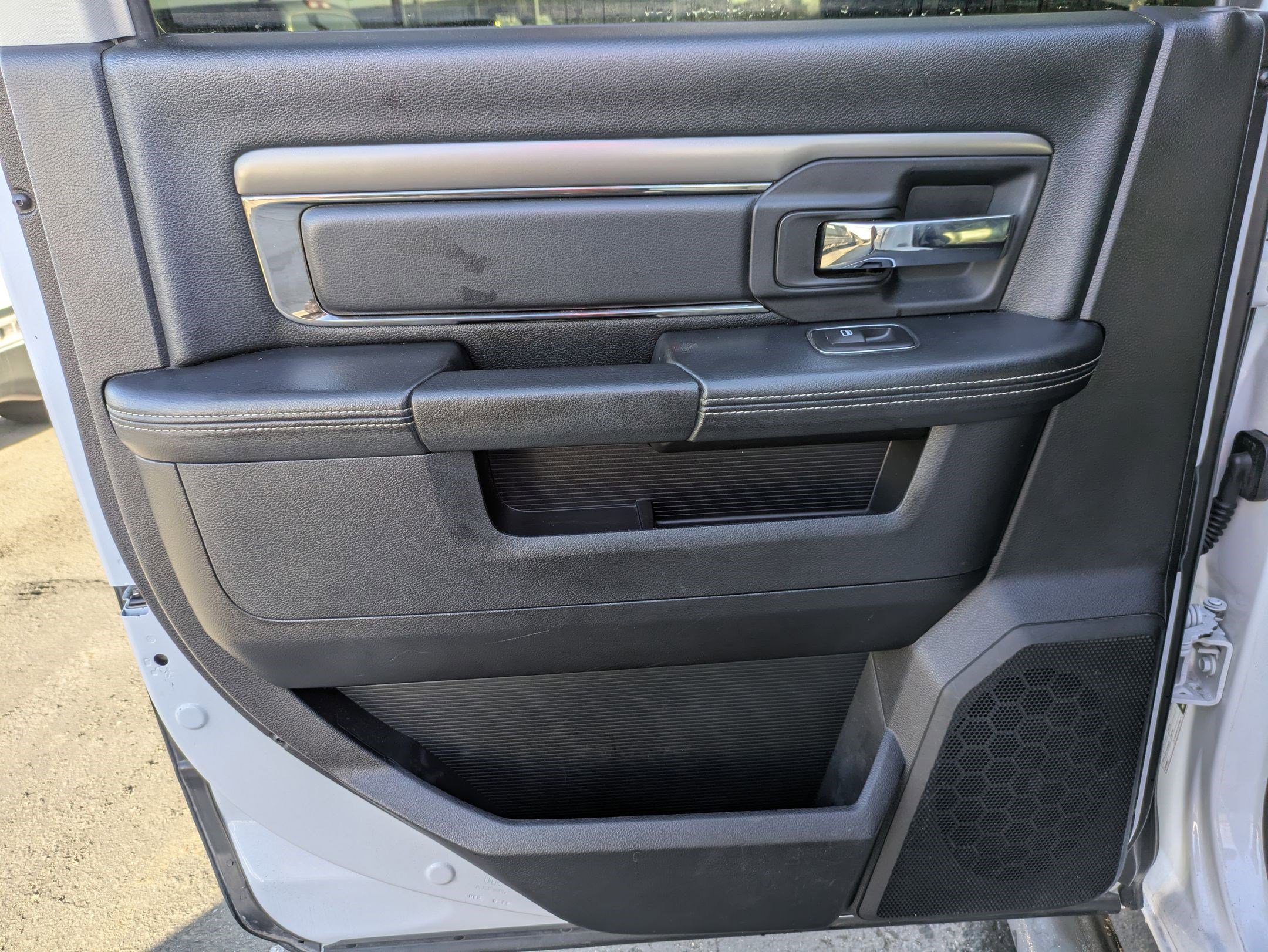 Used 2016 RAM 1500 Sport w/ Sport Premium Group image 32